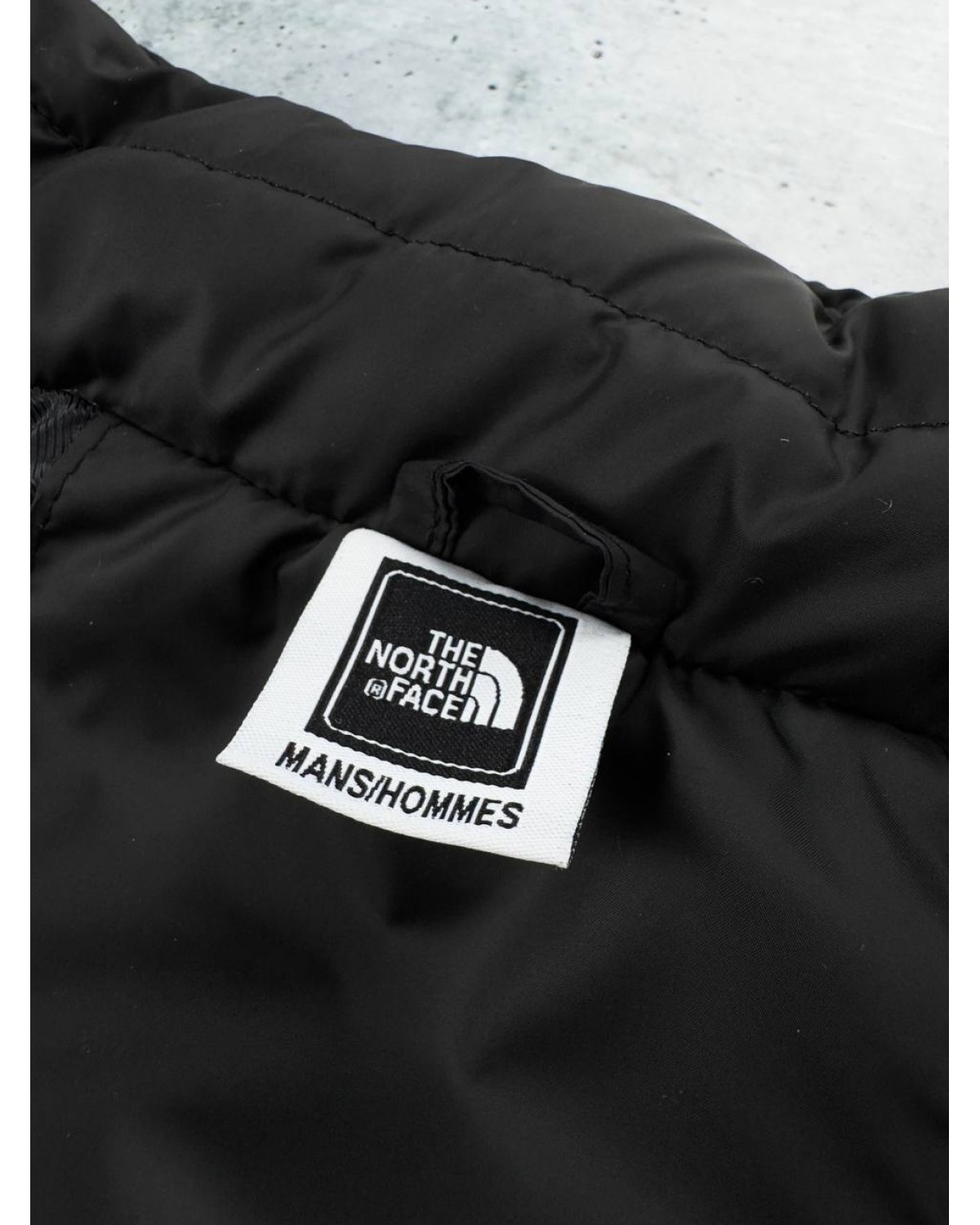 Водовідштовхувальна жилетка The North Face чорна