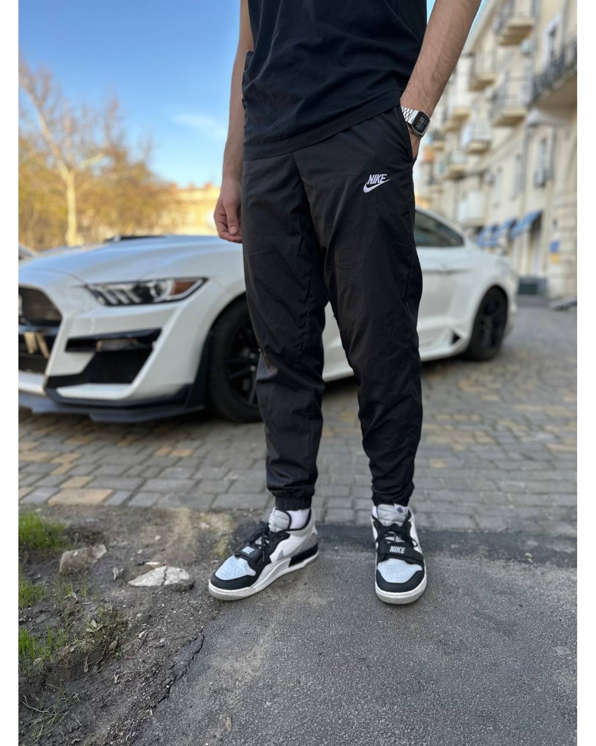 Спортивні штани Nike Sportswear Pant CF Woven Core Track чорні