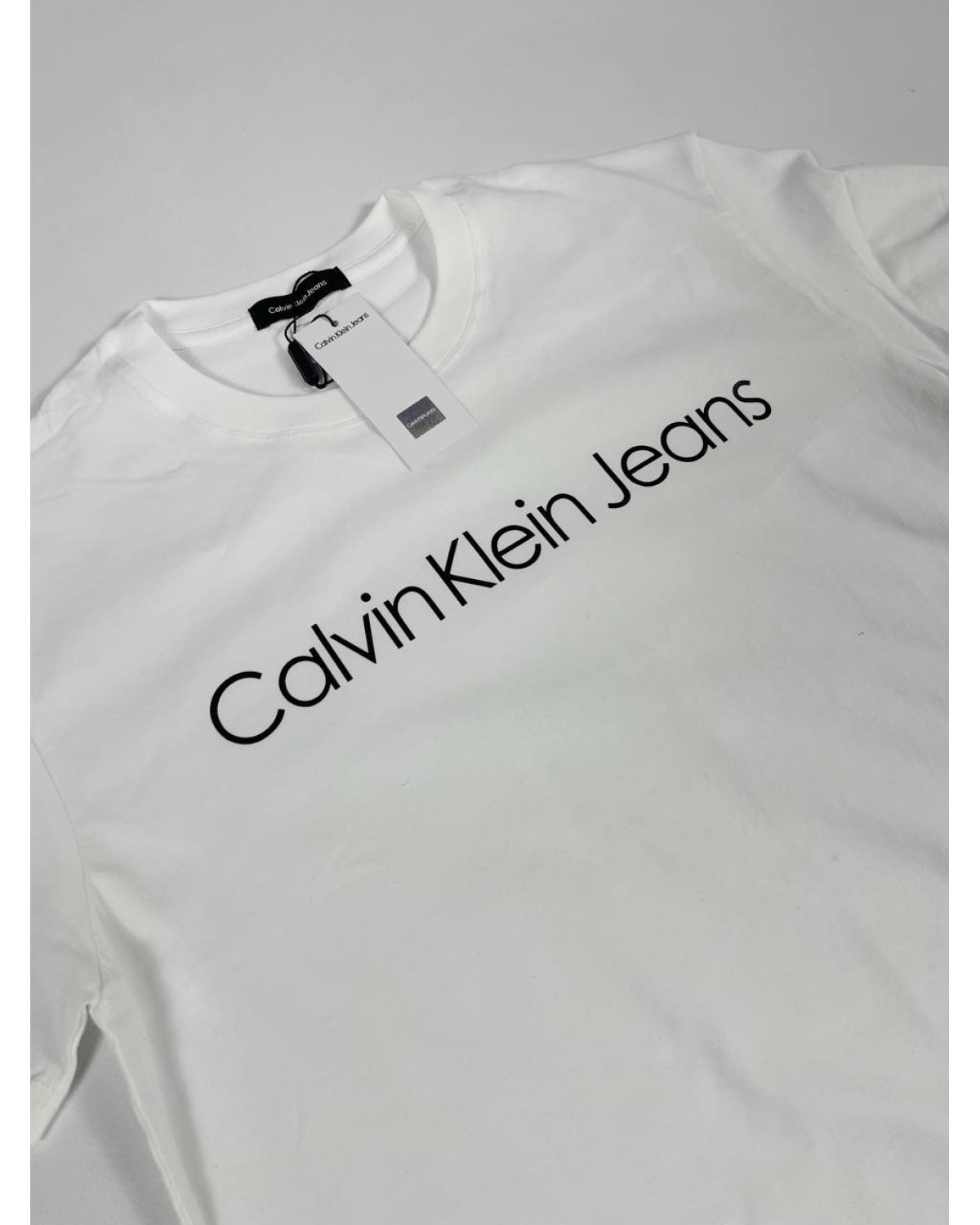 Футболка Calvin Klein біла