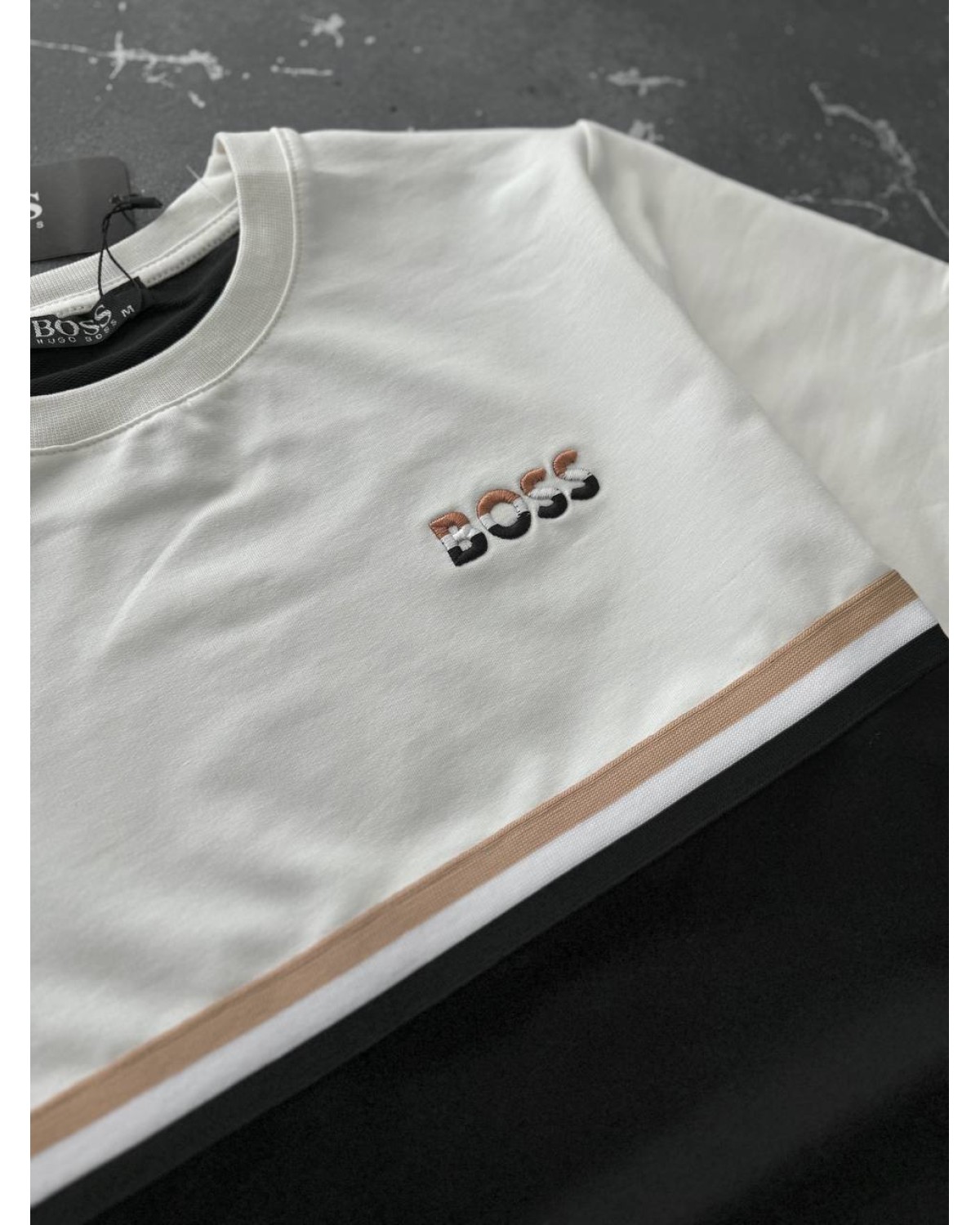 Костюм Hugo Boss біло - чорний