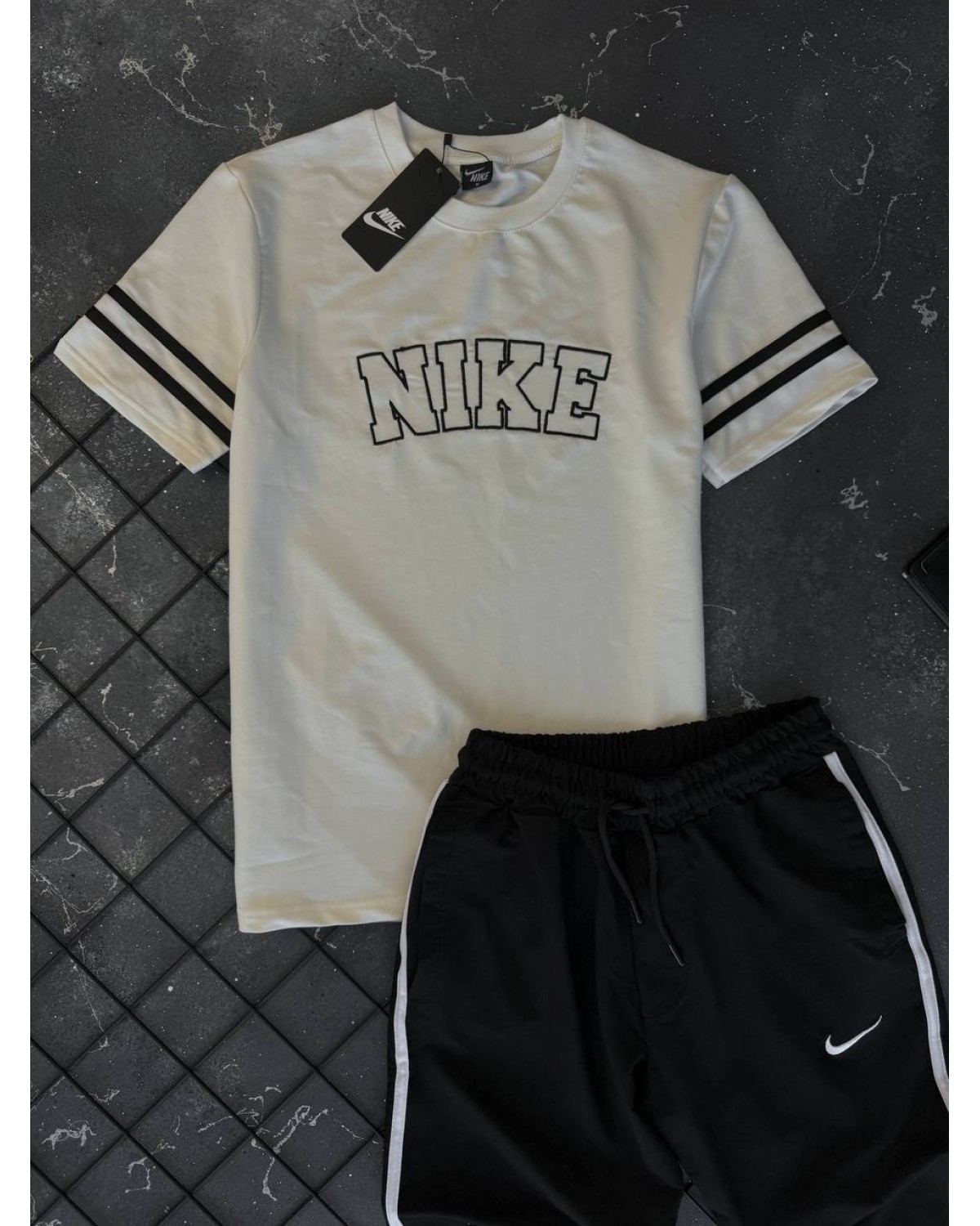 Костюм Nike чорно - білий