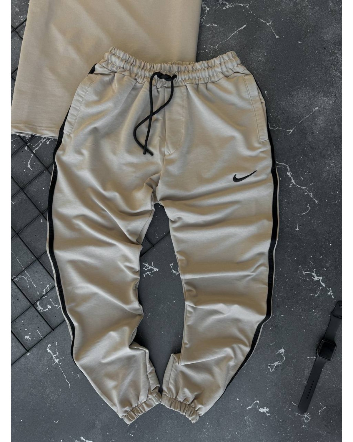 Костюм Nike бежевий