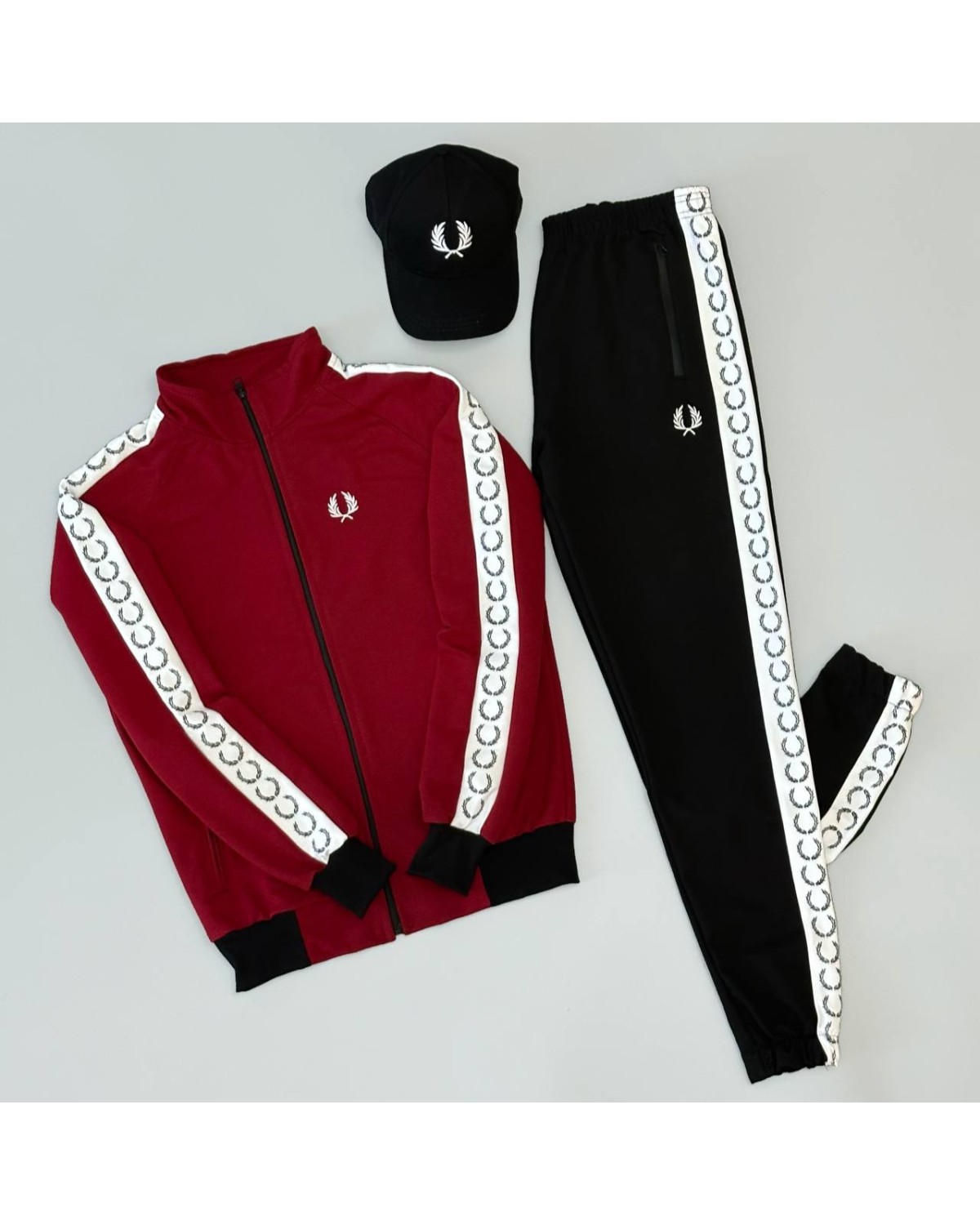 Комплект Fred Perry олімпійка червона х штани чорні х жилетка матова чорна х кепка чорна