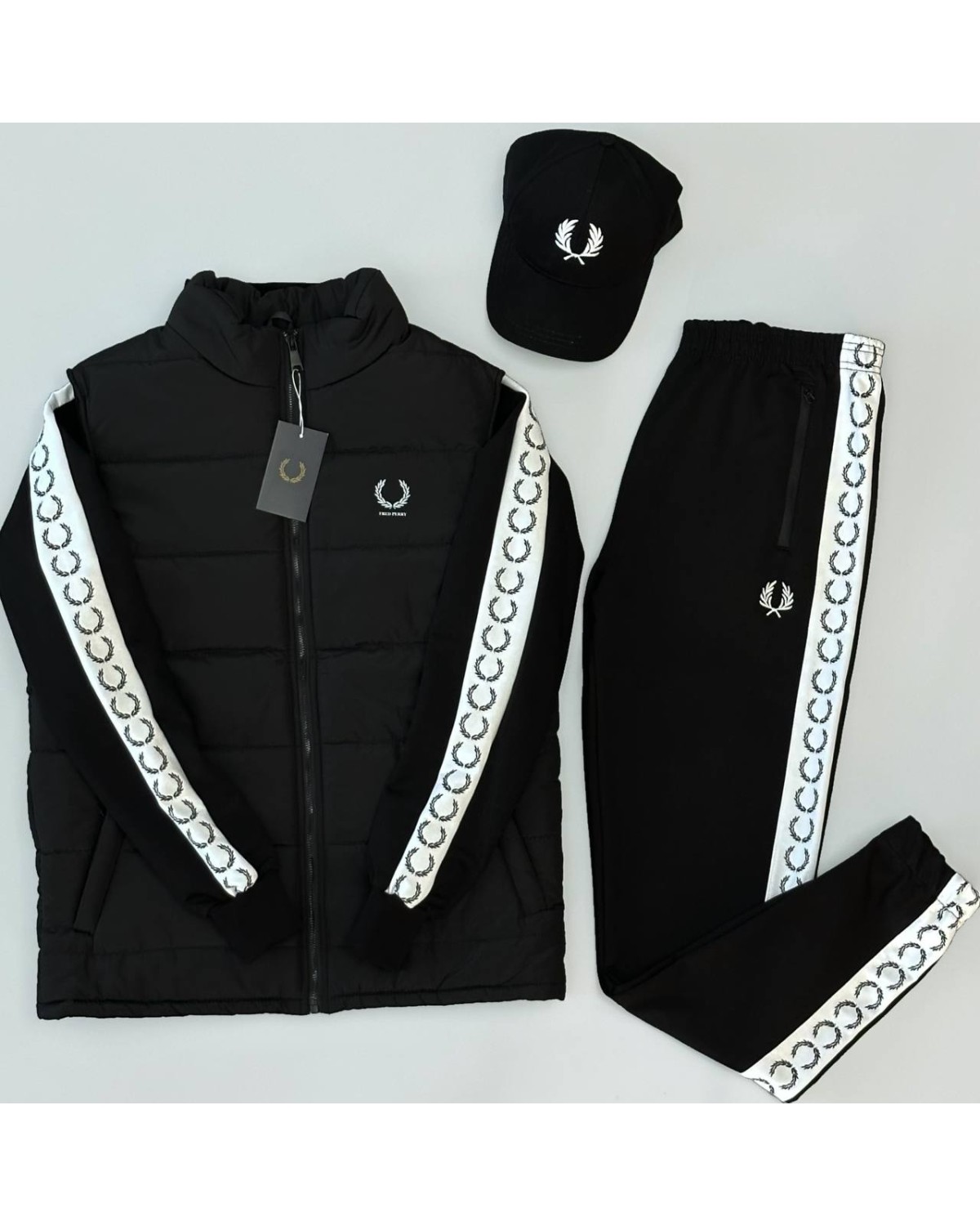 Комплект Fred Perry олімпійка чорна х штани чорні х жилетка матова чорна х кепка чорна