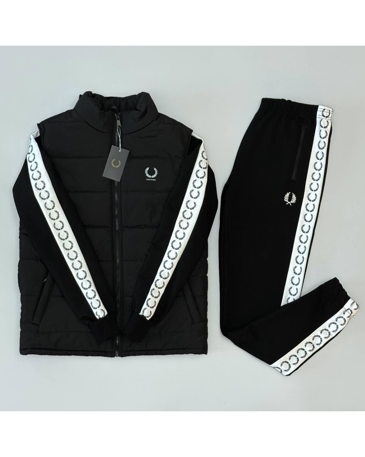 Комплект Fred Perry олімпійка чорна х штани чорні х жилетка матова чорна х кепка чорна