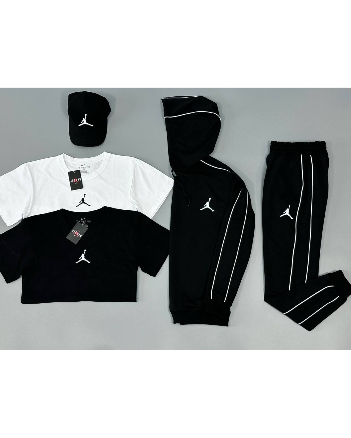 Комплект Air Jordan костюм чорний х футболка біла х футболка чорна х жилетка матова чорна х кепка чорна