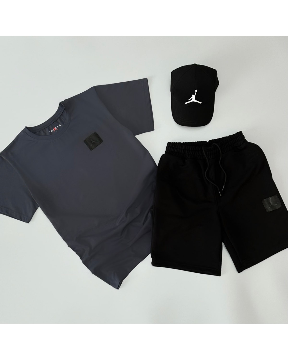 Комплект Air Jordan футболка графітова х шорти чорні х кепка чорна