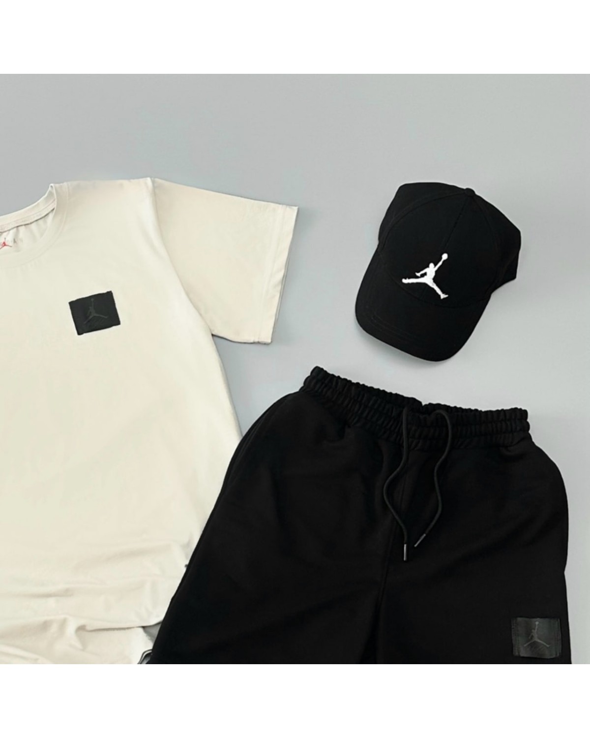 Комплект Air Jordan футболка молочна х шорти чорні х кепка чорна