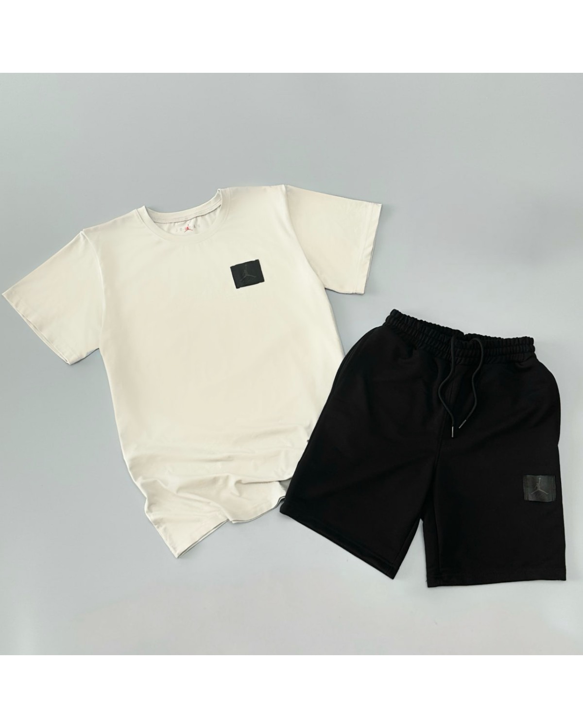Комплект Air Jordan футболка молочна х шорти чорні х кепка чорна