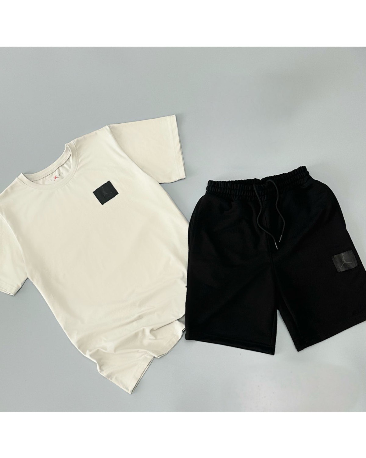 Комплект Air Jordan футболка молочна х шорти чорні х кепка чорна