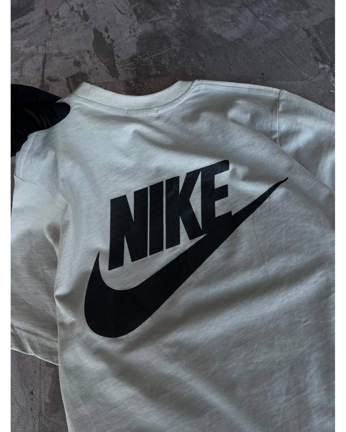 Футболка Nike сіра