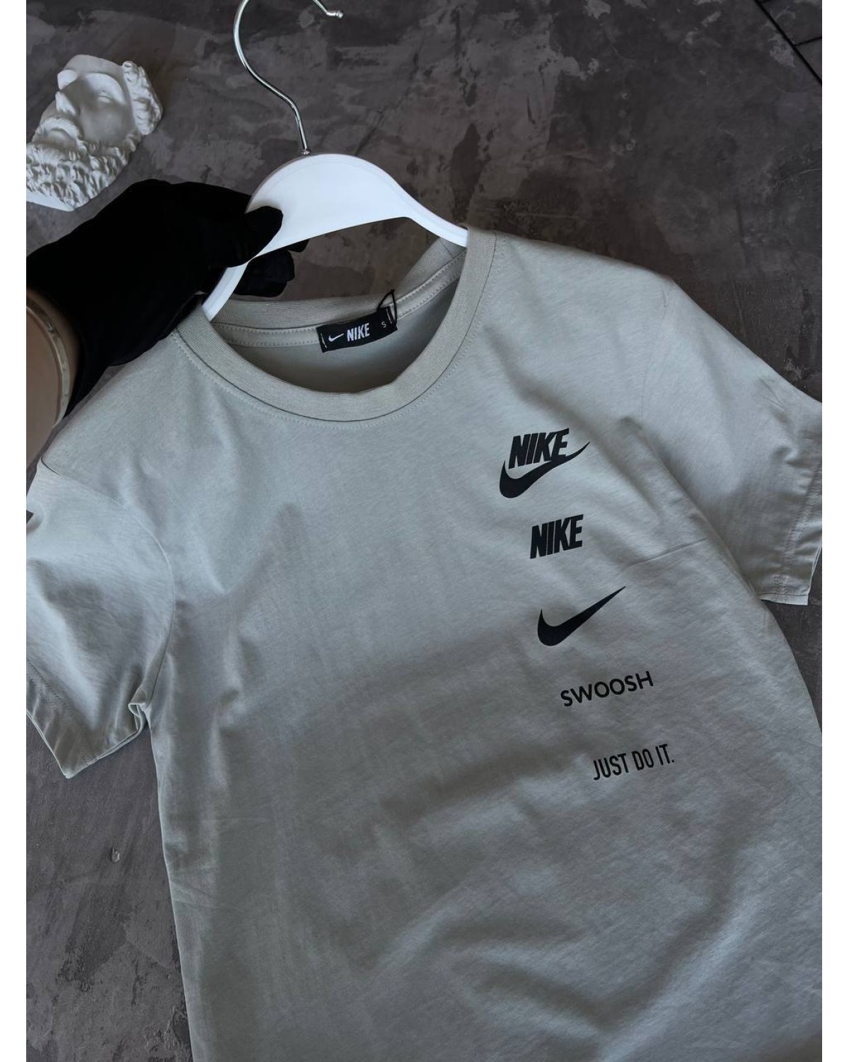 Футболка Nike сіра