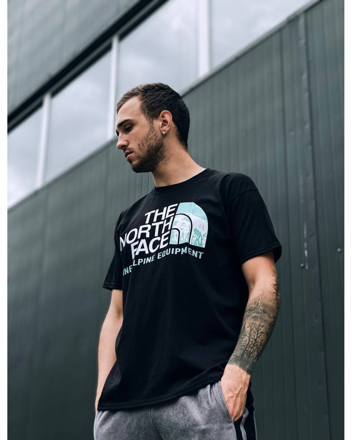 Футболка The North Face чорна