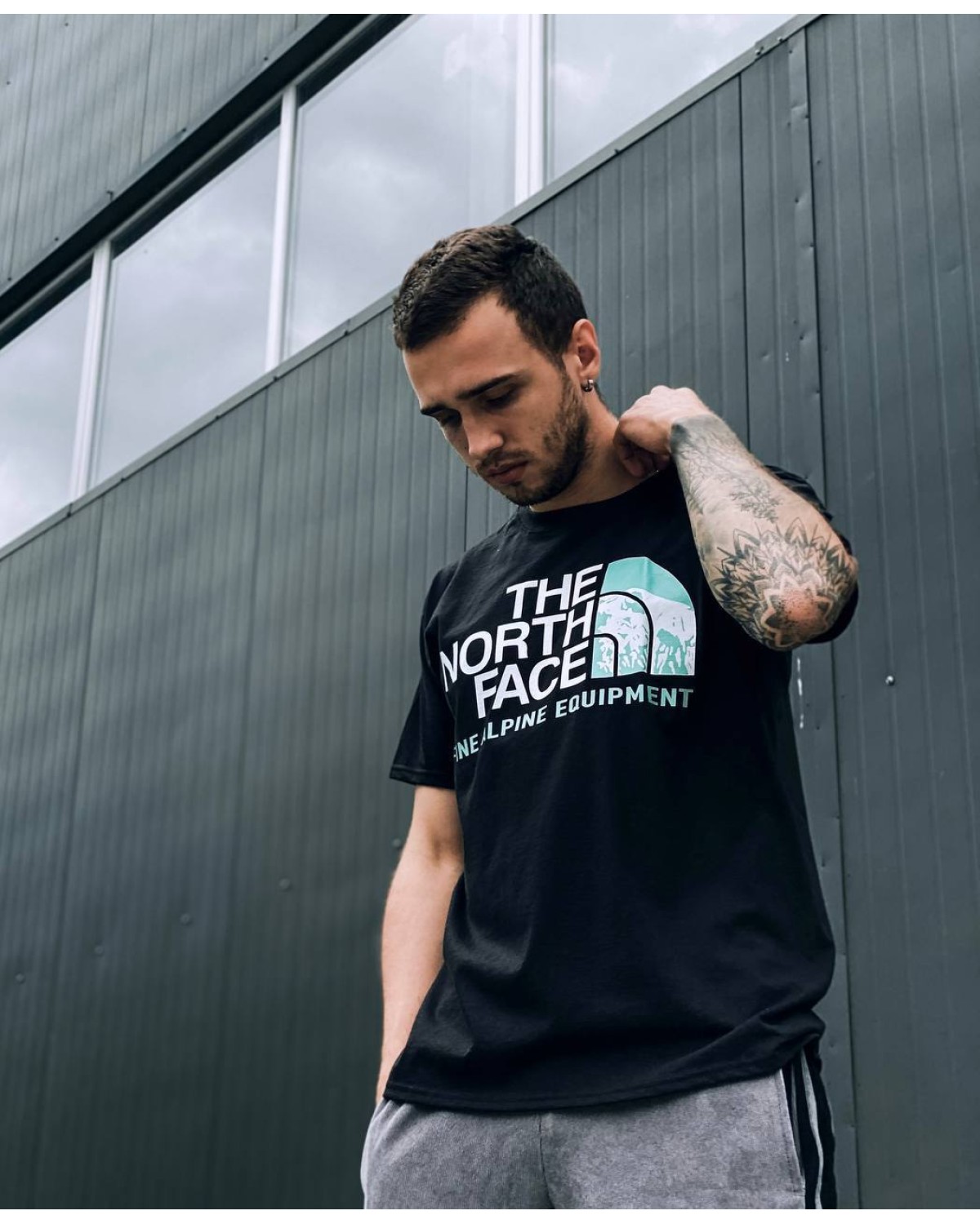 Футболка The North Face чорна