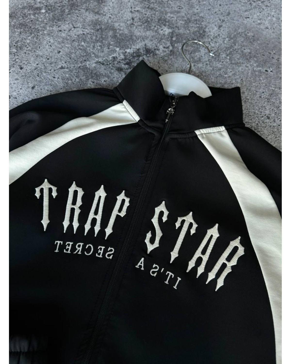Костюм Trapstar чорно - білий