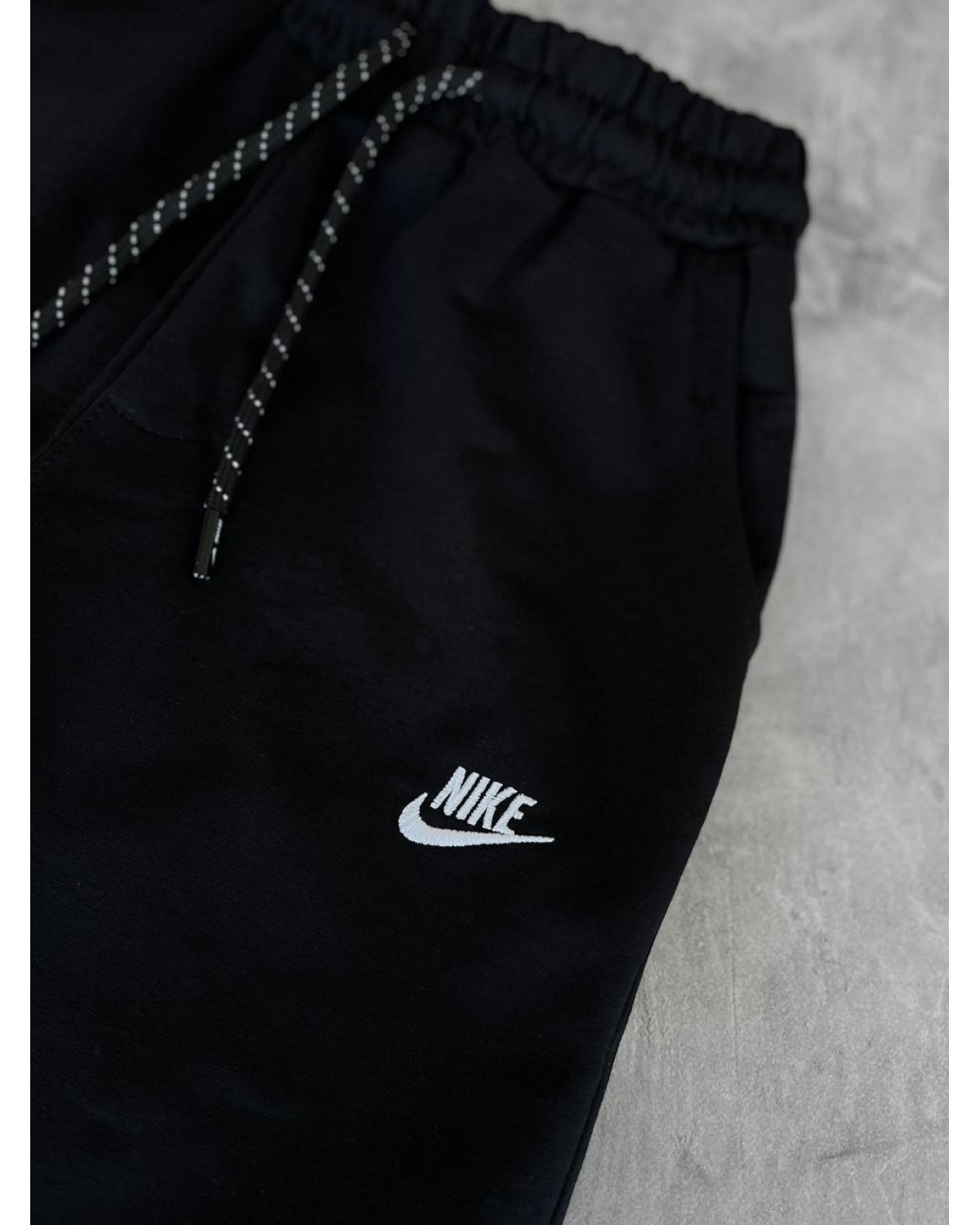 Комплект Nike біла футболка x чорні шорти