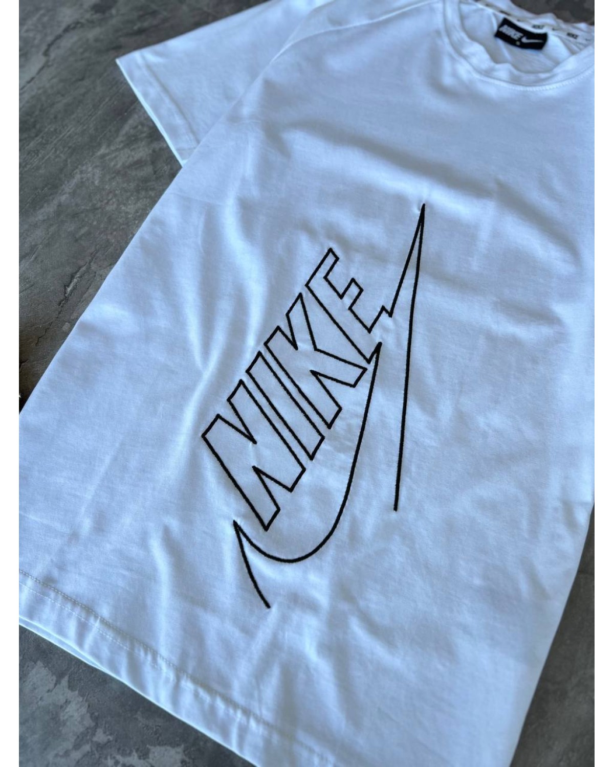 Комплект Nike біла футболка x чорні шорти