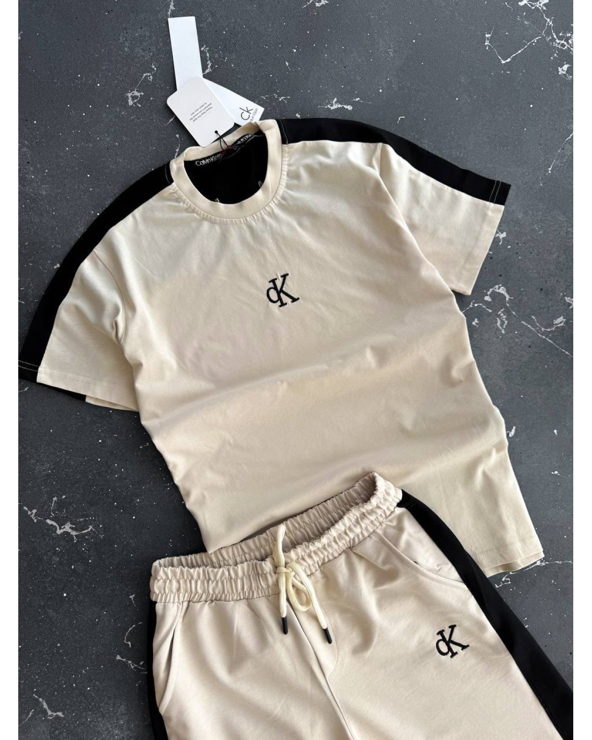Комплект Calvin Klein бежевий з чорними лампасами