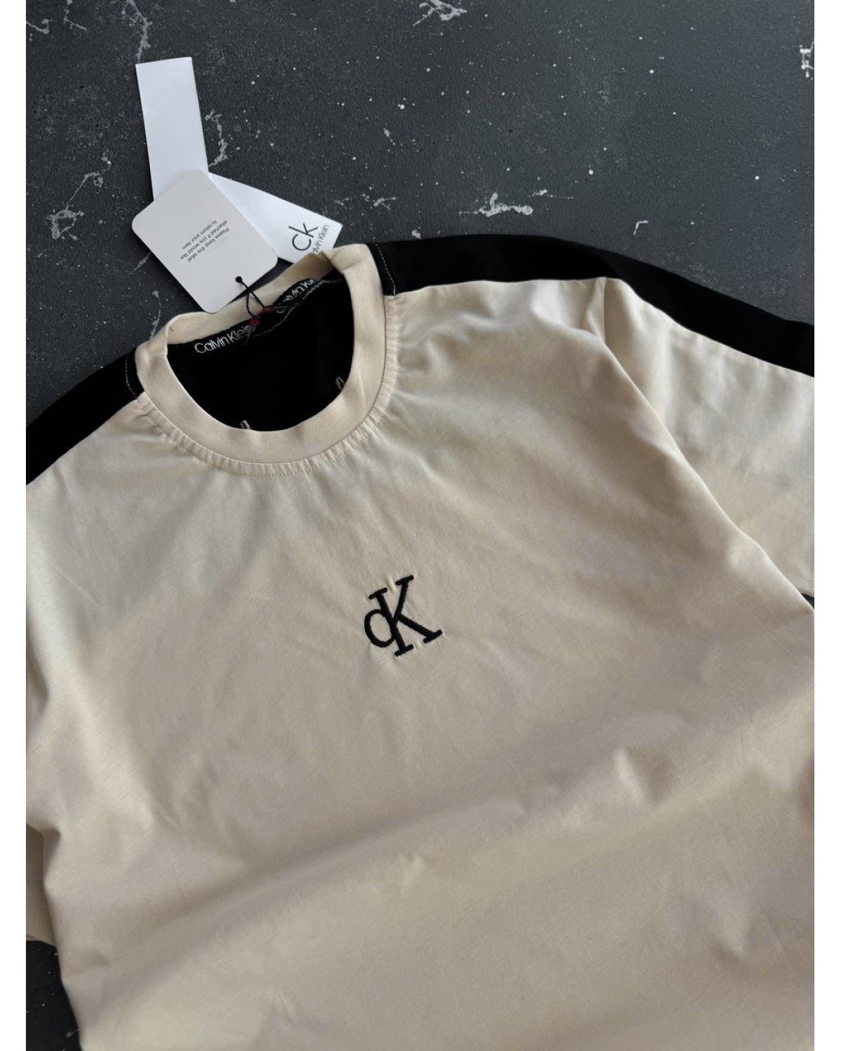 Комплект Calvin Klein бежевий з чорними лампасами