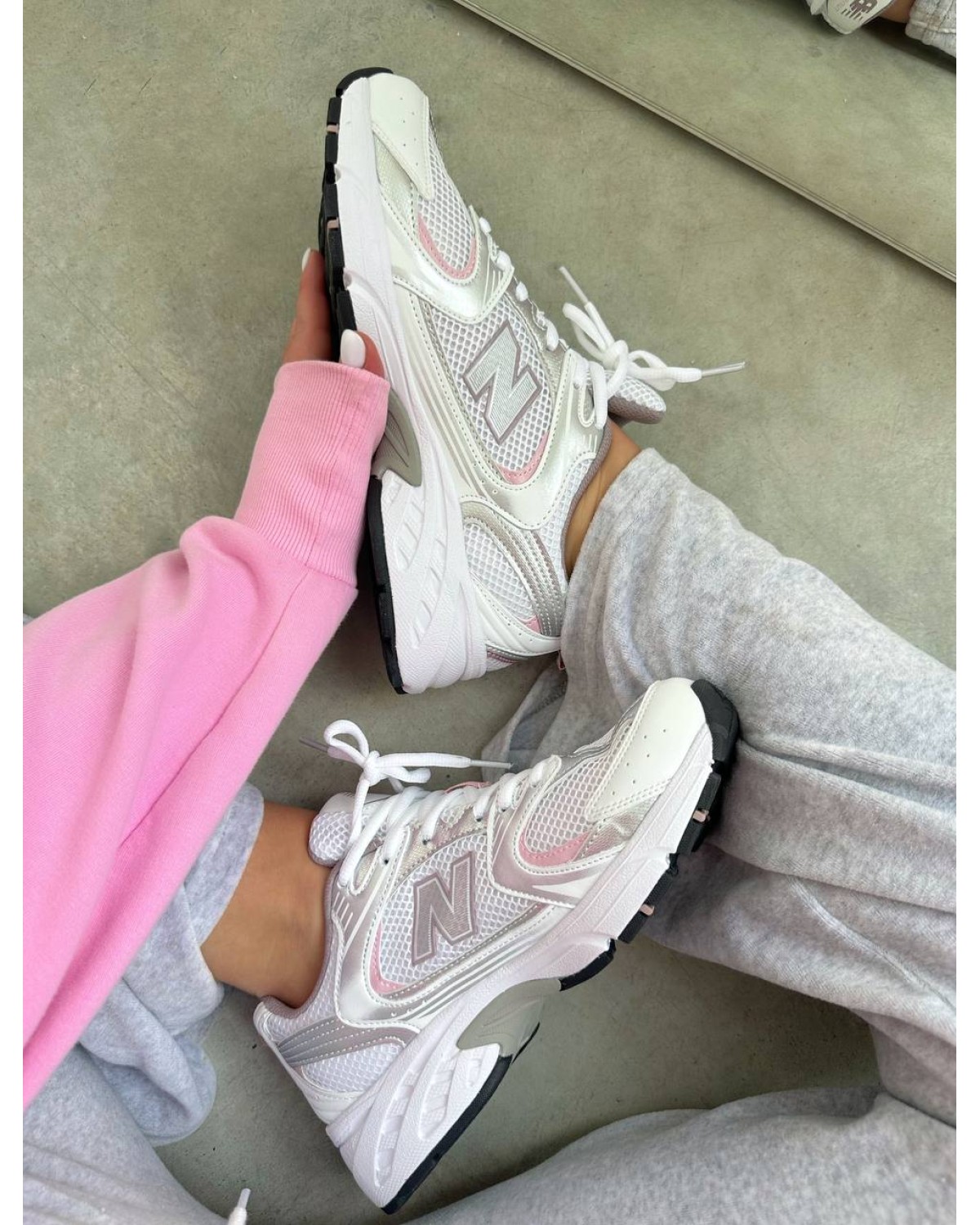 New Balance 530 White Pink