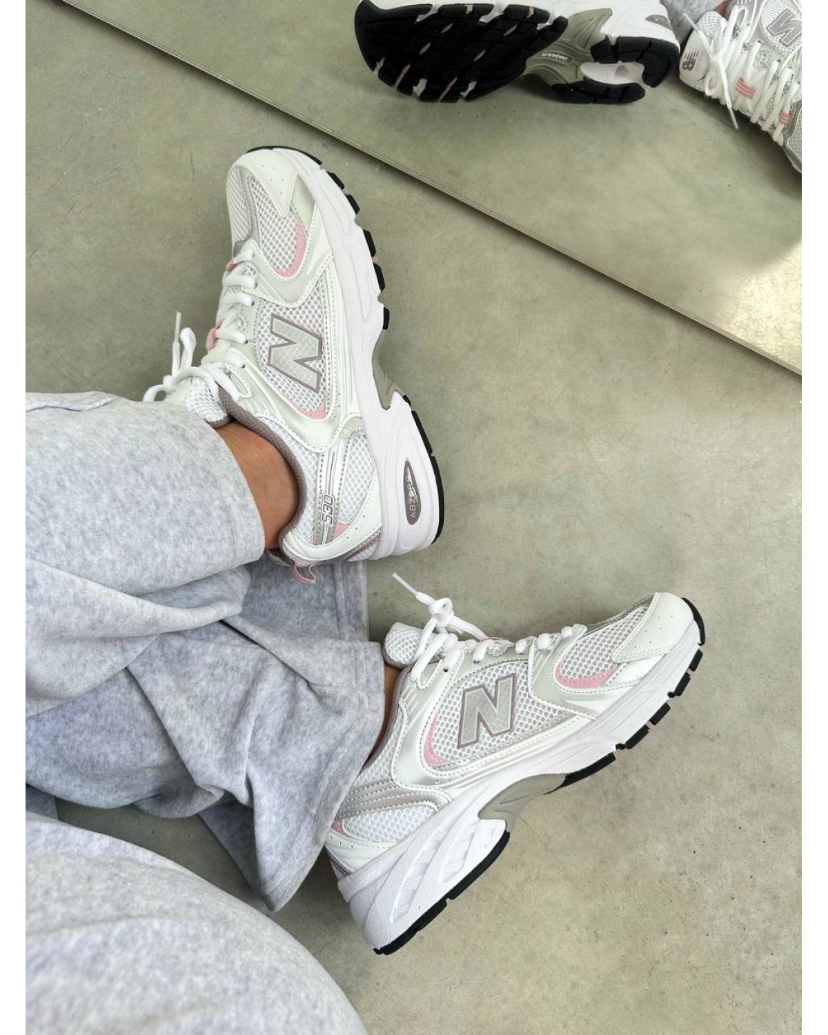 New Balance 530 White Pink