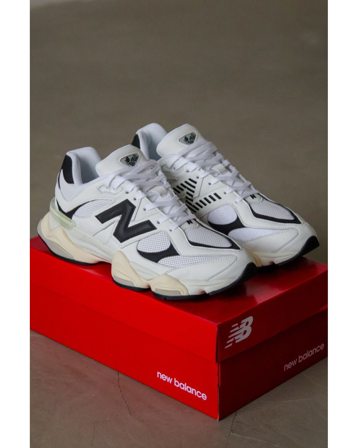New Balance 9060 White/Black