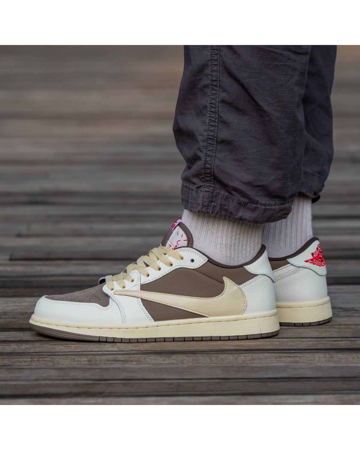 Air Jordan Retro 1 Low x Travis Scott  OG “Revers Mocha”