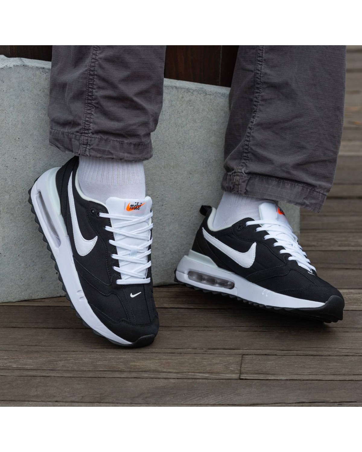 Nike Air Max Dawn Black White