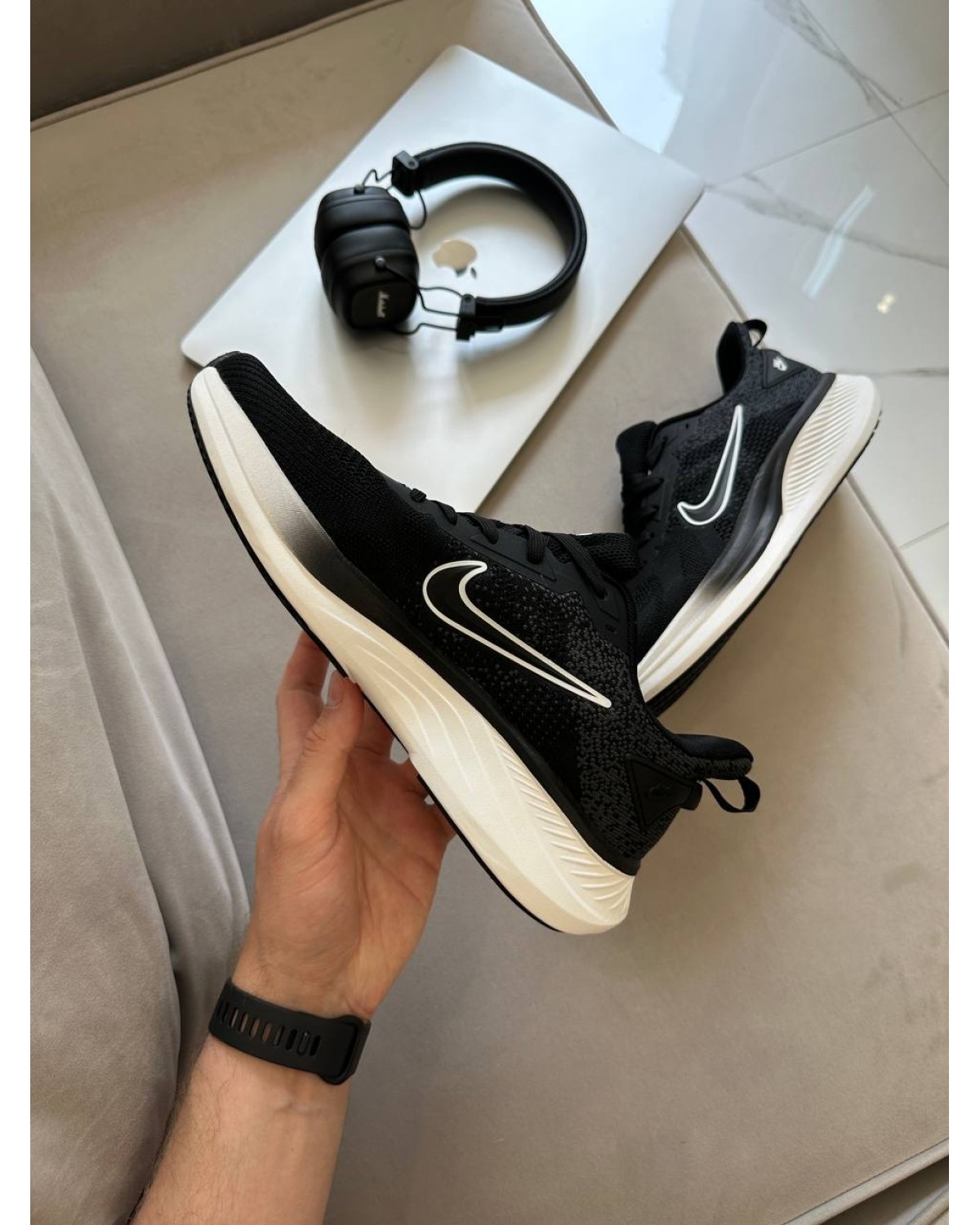 Nike Zoom Black White