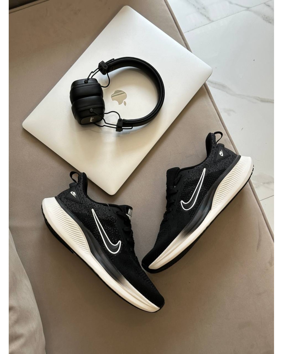 Nike Zoom Black White