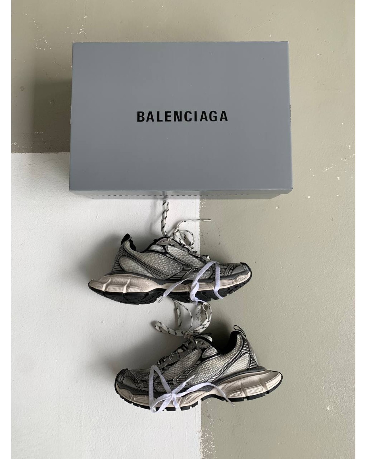 Balenciaga 3XL Silver/Grey