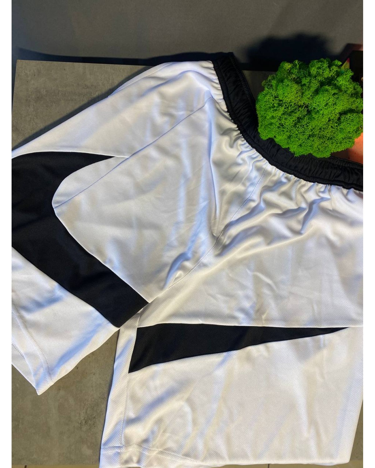 Шорти Nike Big Swoosh білі