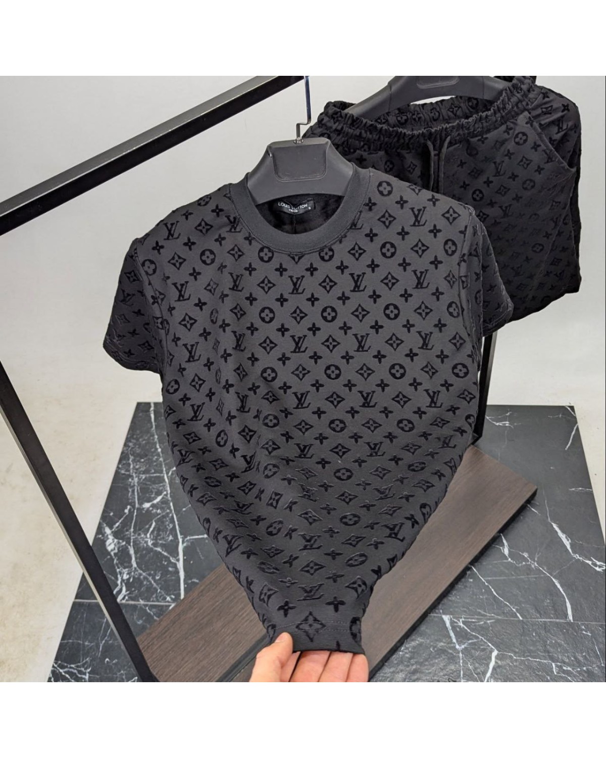 Літній костюм Louis Vuitton