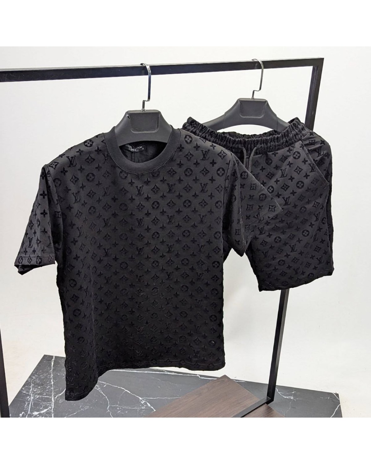 Літній костюм Louis Vuitton