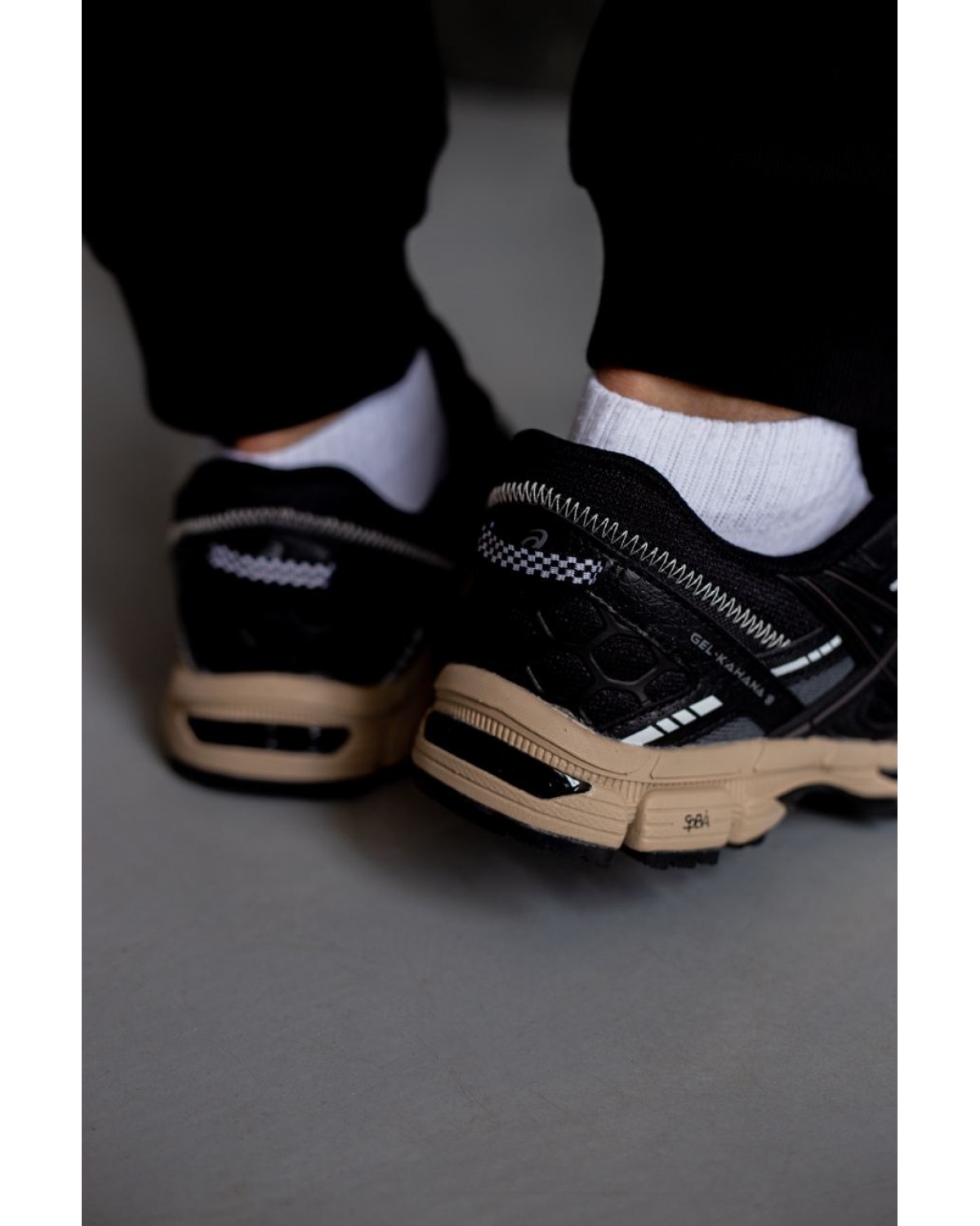 Asics Gel-Kahana 8 Black/Beige