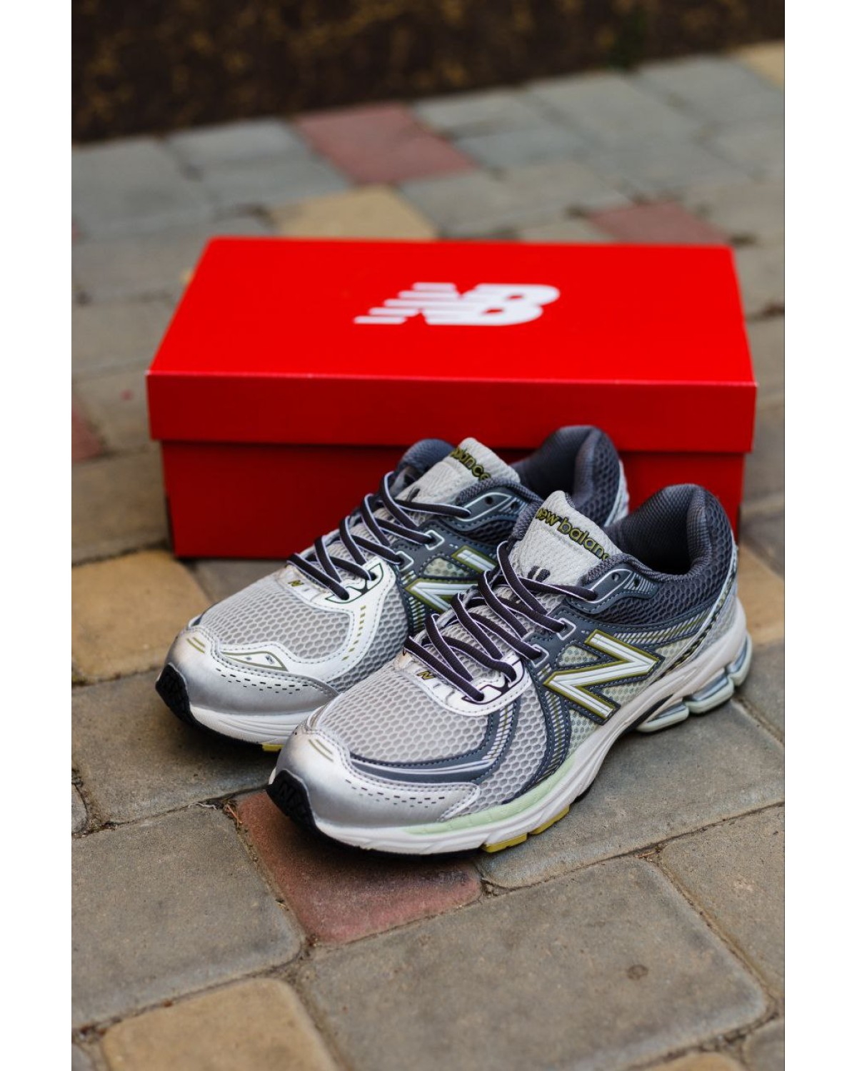 New Balance 860v2 Grey
