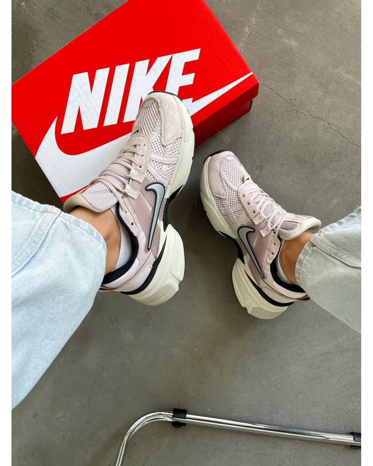 Nike V2K Run Pink