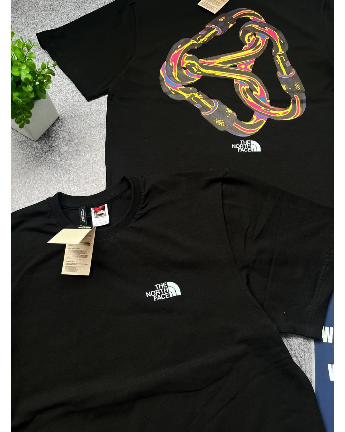 Футболка The North Face
