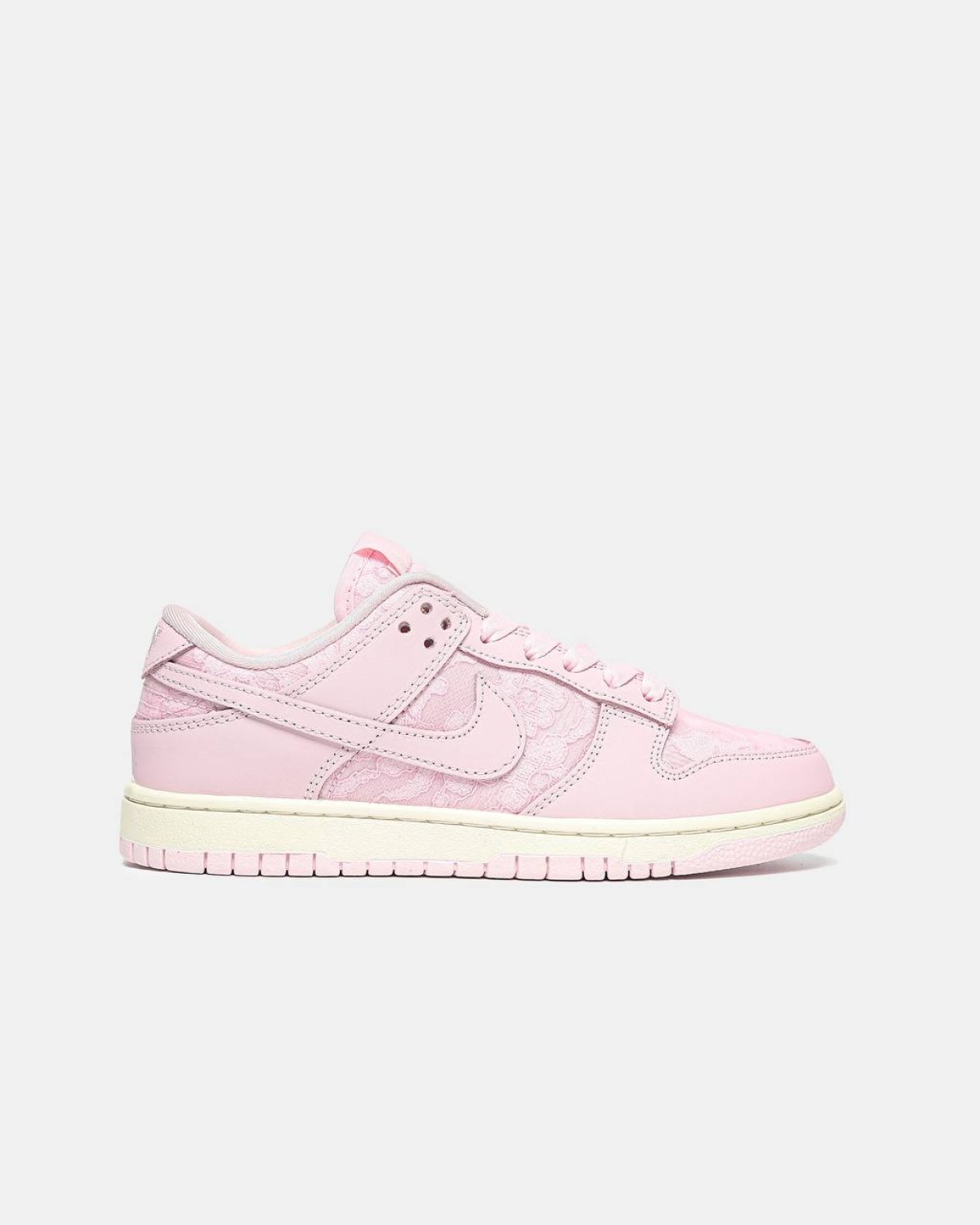 Nike Dunk Low WMNS “Lace Pack – Regal Pink”