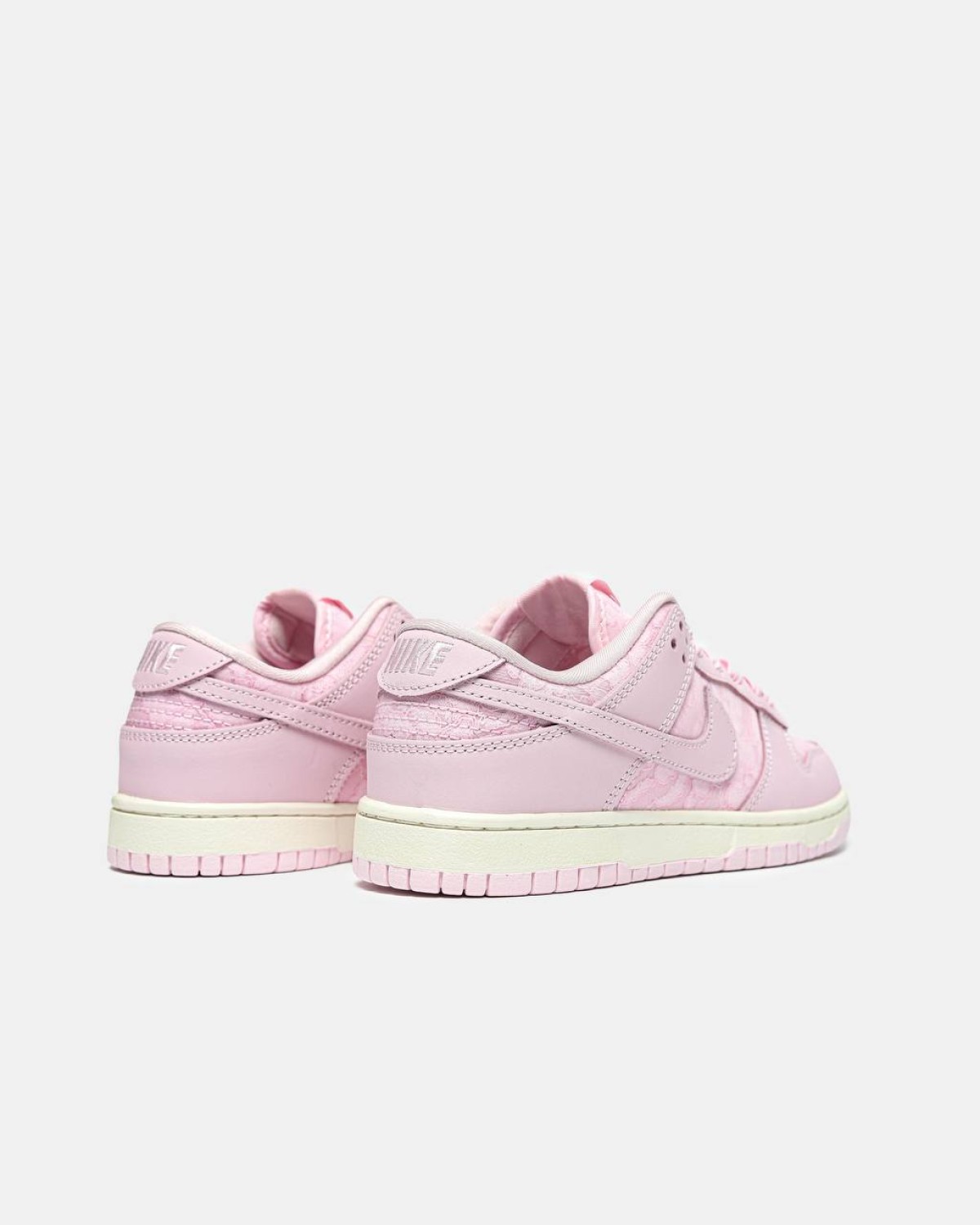 Nike Dunk Low WMNS “Lace Pack – Regal Pink”