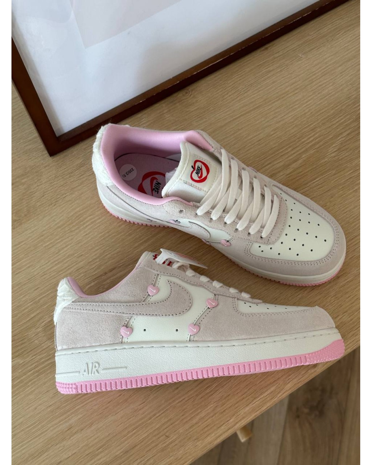 Nike Air Force Low ’Valentines Day 2025’