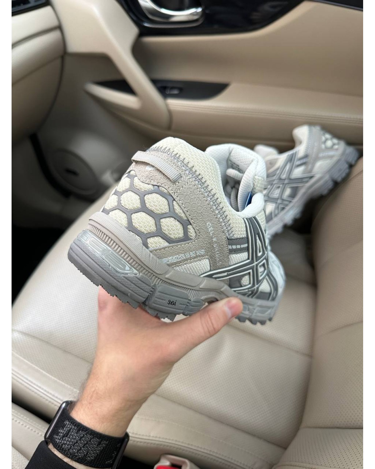 Asics GEL Kahana 8 Light Grey