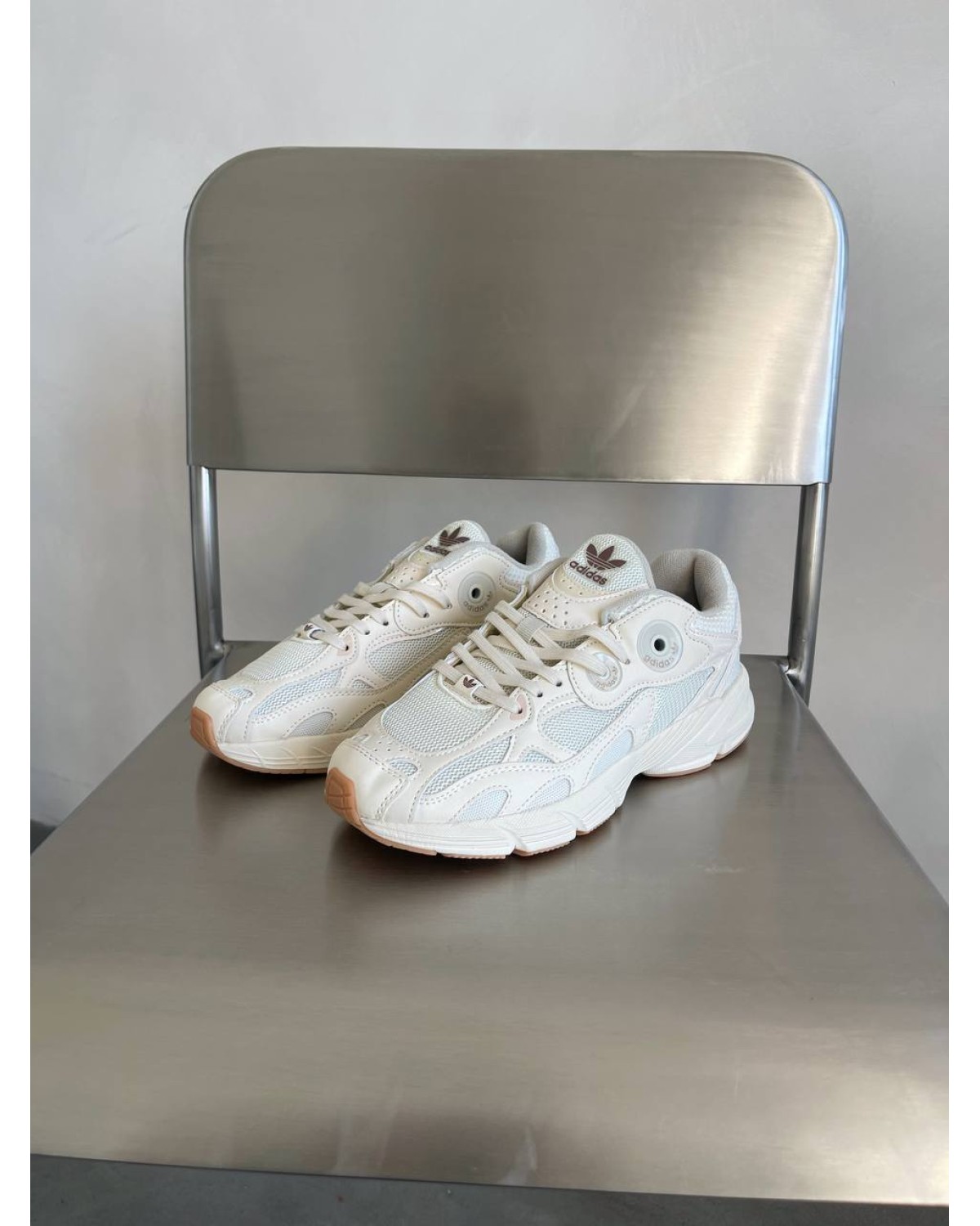 Adidas Astir Beige