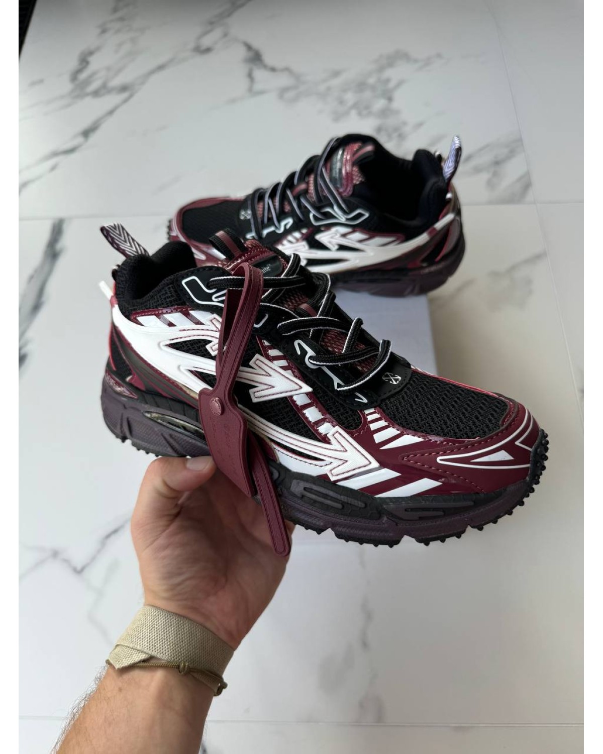 Off-White  'Be Right Back'