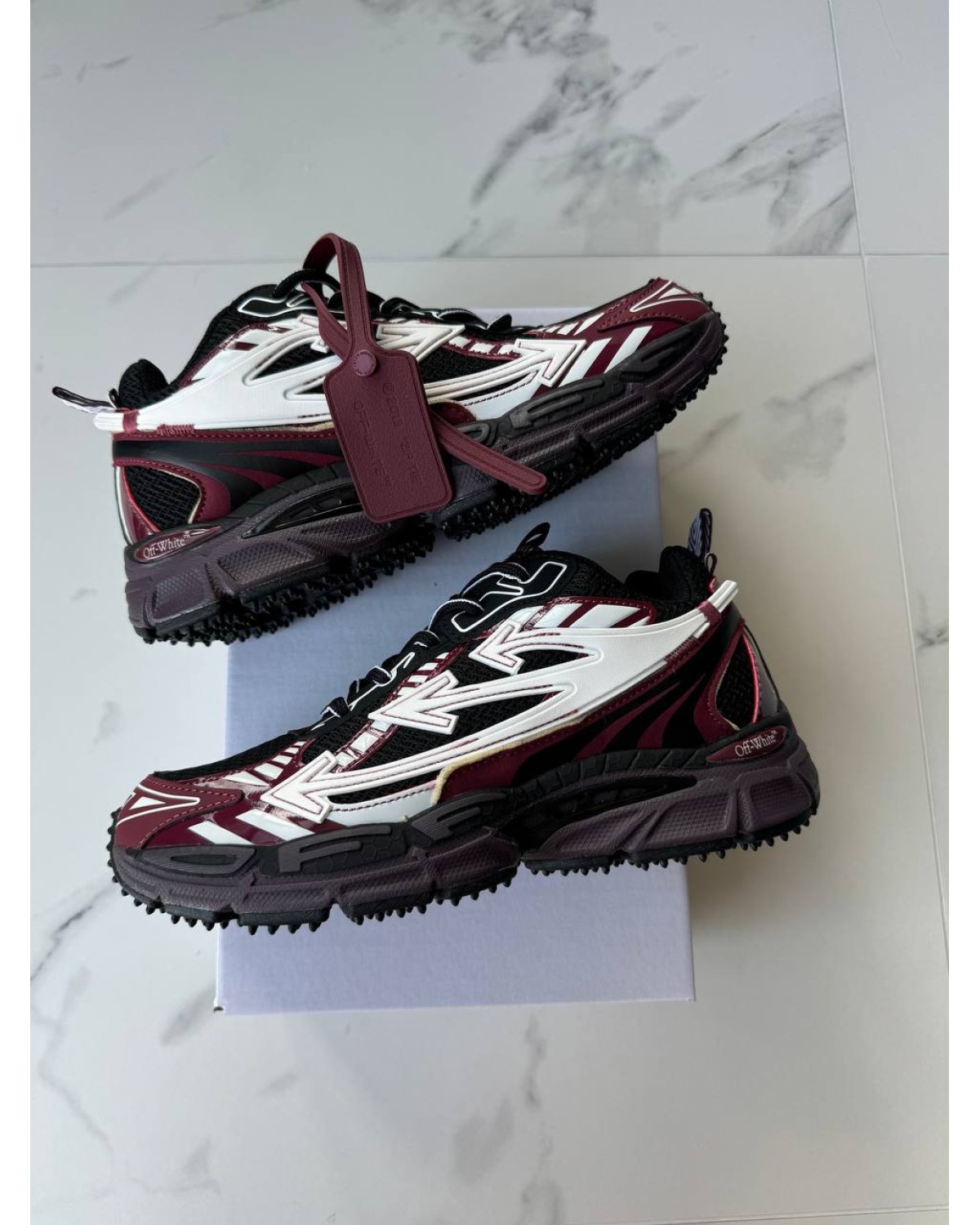Off-White  'Be Right Back'
