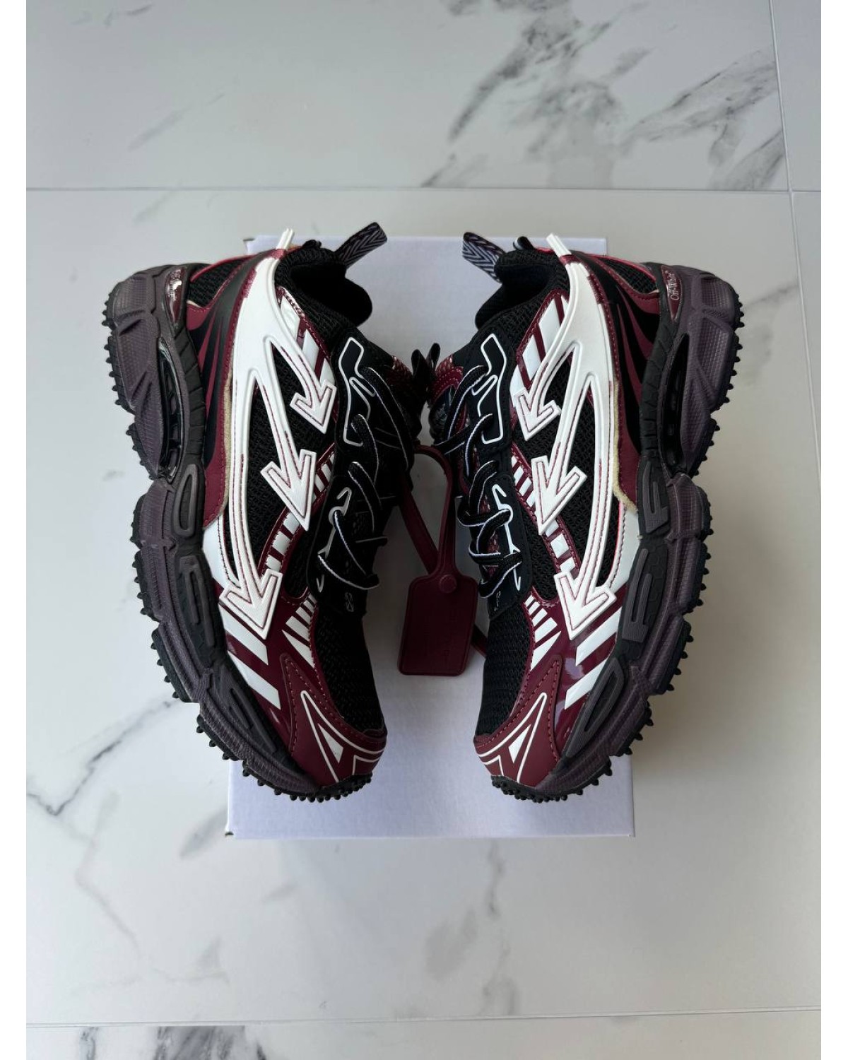 Off-White  'Be Right Back'