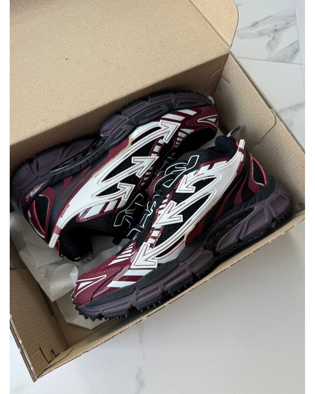 Off-White  'Be Right Back'