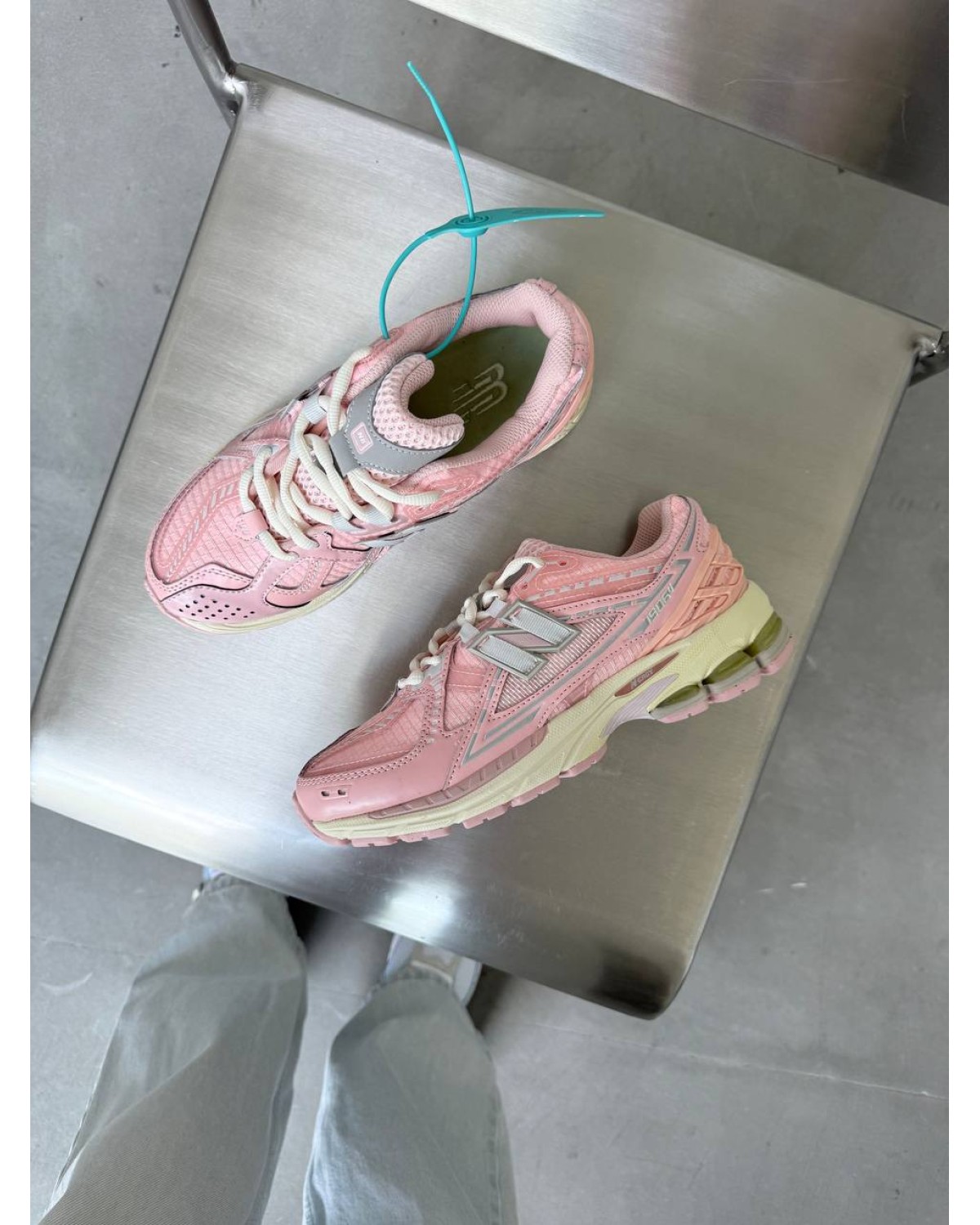 New Balance 1906U Pink