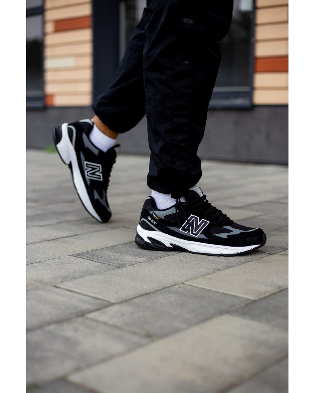 New Balance 2010 Black/White Cordura
