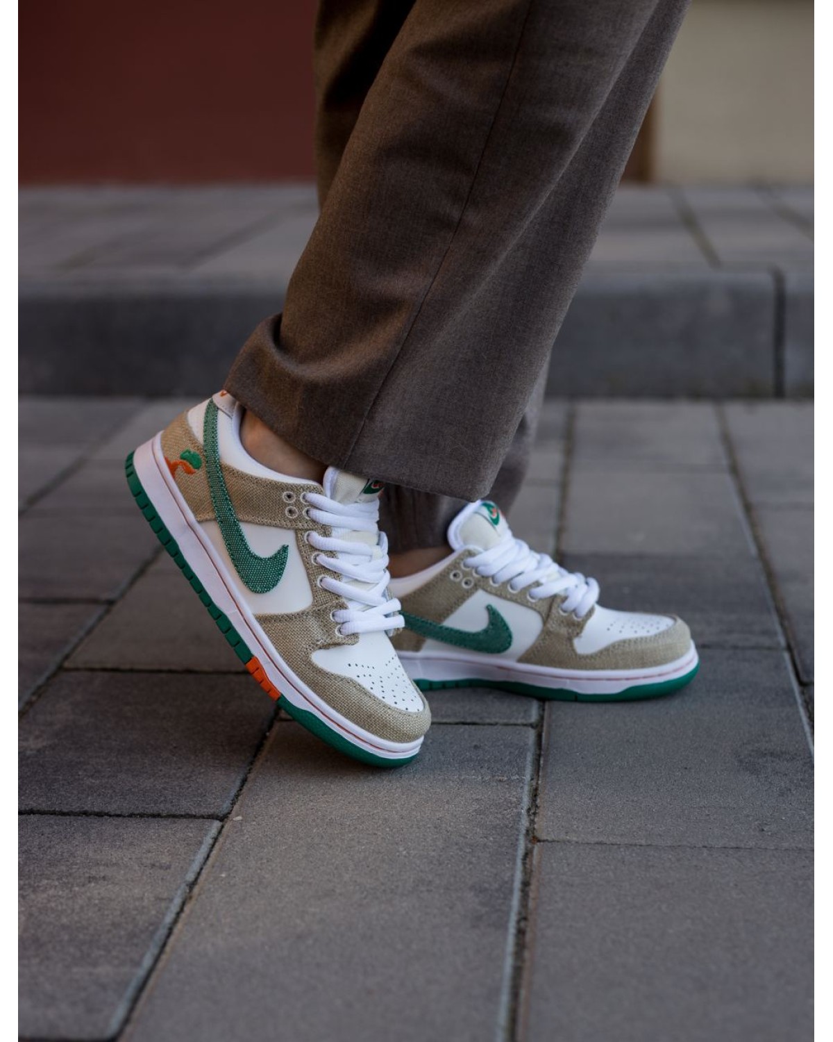 Jarritos x Nike SB Dunk Low «Phantom Orange Malachite»